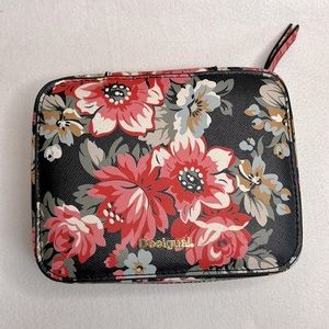 ❤️Desigual Lima floral jewelry zippered travel case. Floral design.Perfect gift.